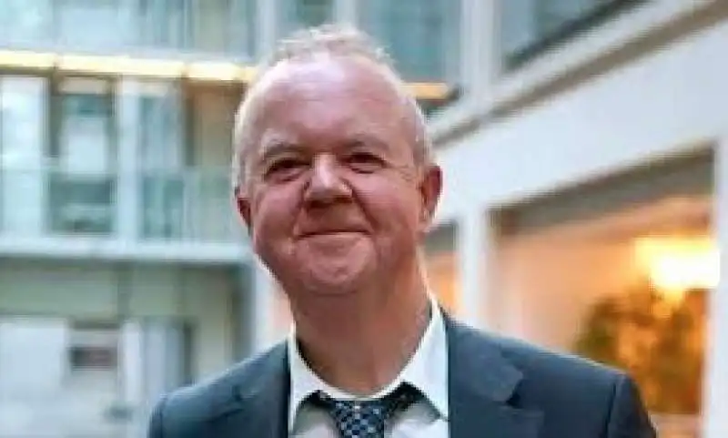  Ian Hislop