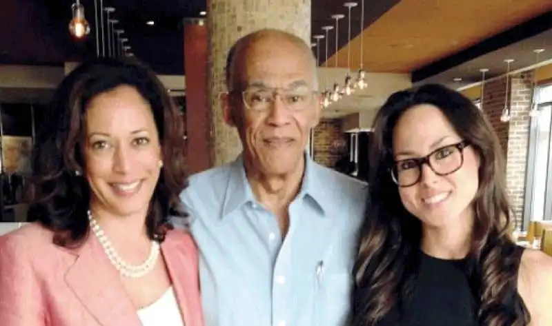 KAMALA HARRIS CON IL PADRE DONALD E LA NIPOTE MEENA 