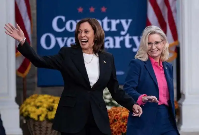 KAMALA HARRIS E LIZ CHENEY