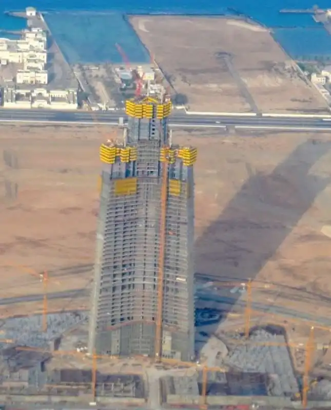 lavori di costruzione della Jeddah Tower 
