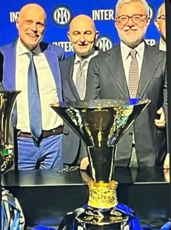 MARCELLO VIOLA E GIOVANNI MELILLO FESTEGGIANO LO SCUDETTO DELL INTER