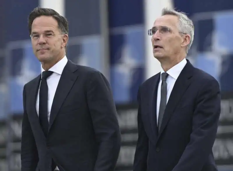 MARK RUTTE - JENS STOLTENBERG - PASSAGGIO DI CONSEGNE ALLA NATO    - FOTO LAPRESSE