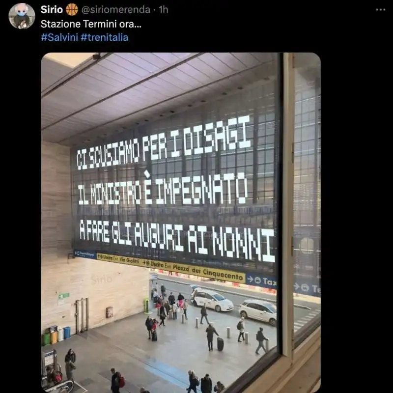 meme sul post di salvini sui nonni mentre centinaia di treni sono cancellati 