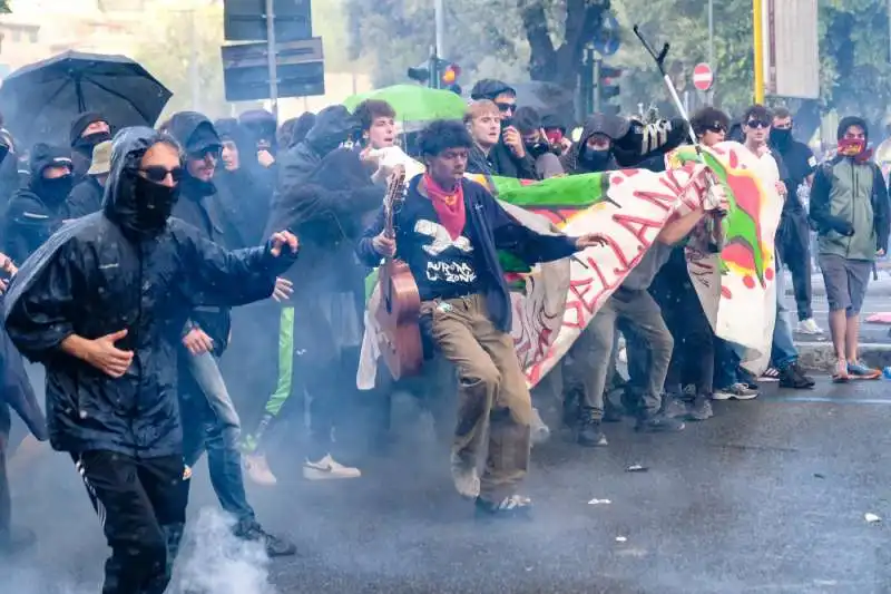 scontri alla manifestazione pro palestina di roma   foto lapresse   14