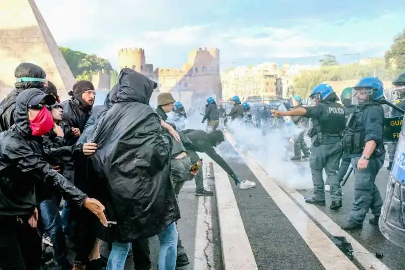 scontri alla manifestazione pro palestina di roma   foto lapresse   20