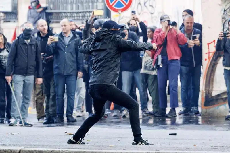 scontri alla manifestazione pro palestina di roma   foto lapresse   48