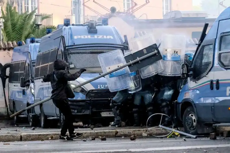 scontri alla manifestazione pro palestina di roma   foto lapresse   49