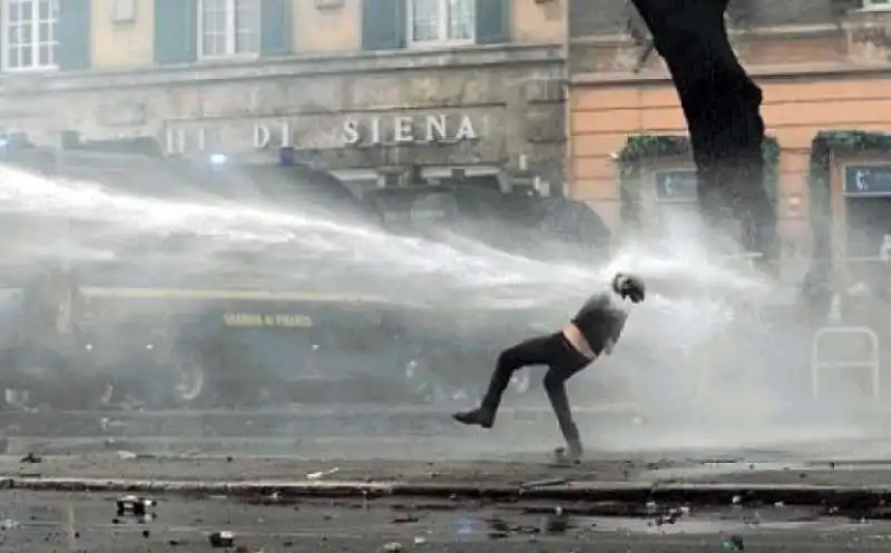 scontri durante la manifestazione pro palestina a roma 