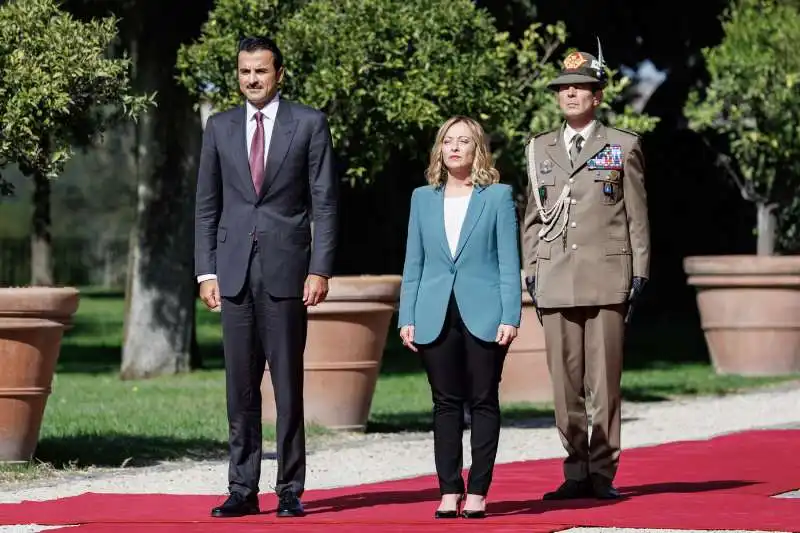 sheik tamim bin hamad al thani e giorgia meloni a villa pamphilj    foto lapresse.  