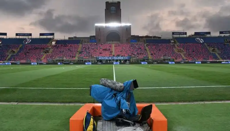 stadio dall'ara di bologna