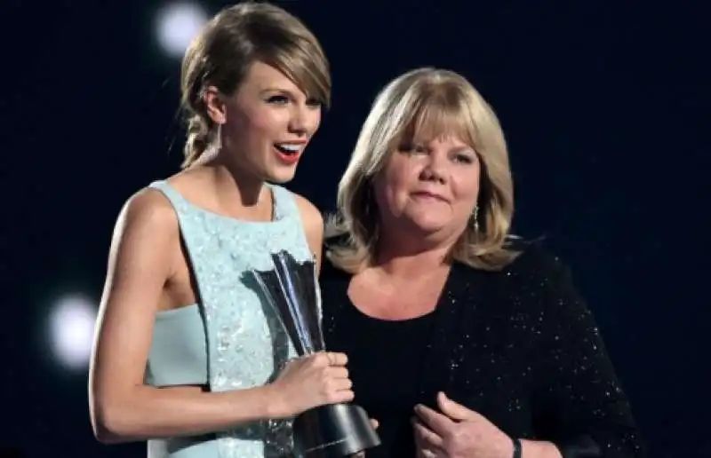 taylor swift e la madre 5