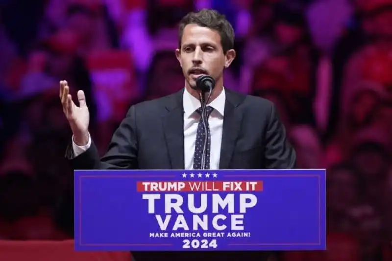 tony hinchcliffe al comizio di donald trump al madison square garden  5