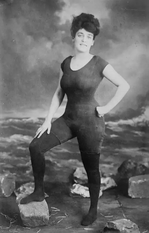 annette kellerman in costume da bagno arrestata per indecenza nel 1907 in america