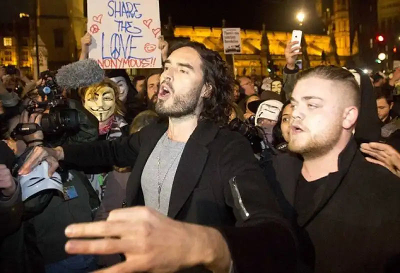 anonymous proteste a londra contro l'austerity 1