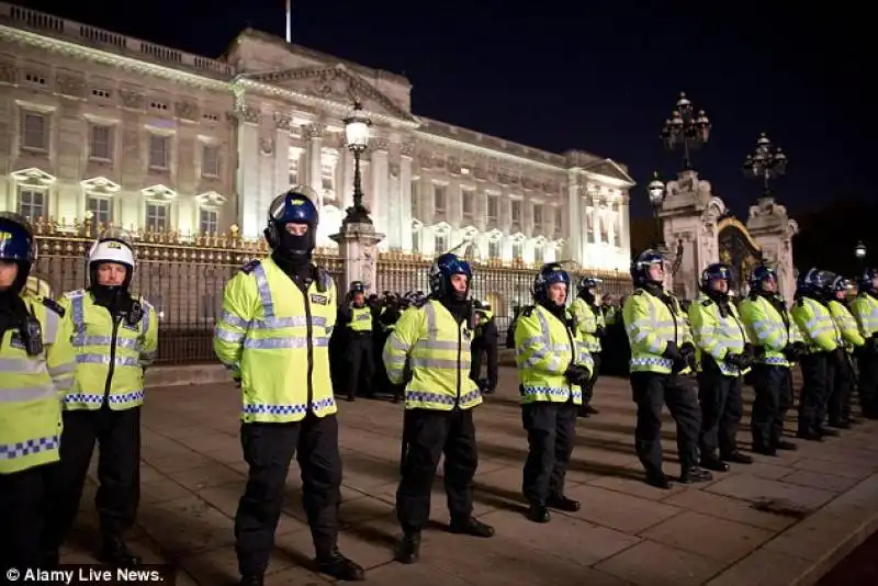 anonymous proteste a londra contro l'austerity 12