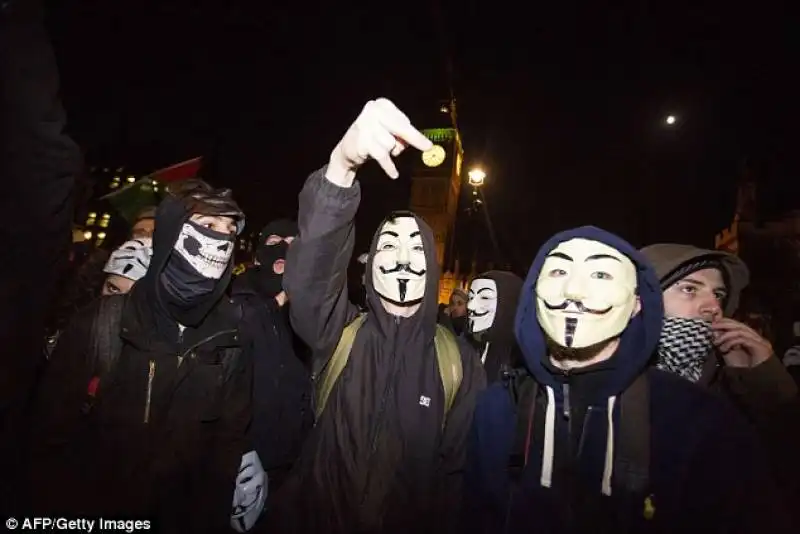 anonymous proteste a londra contro l'austerity 25