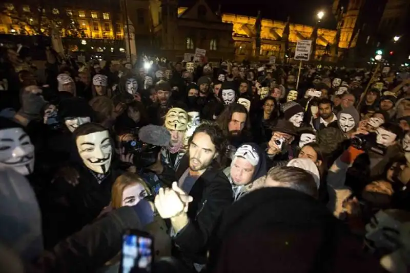 anonymous proteste a londra contro l'austerity 3