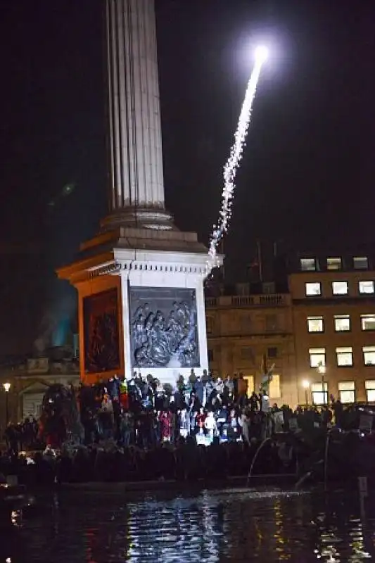 anonymous proteste a londra contro l'austerity 7