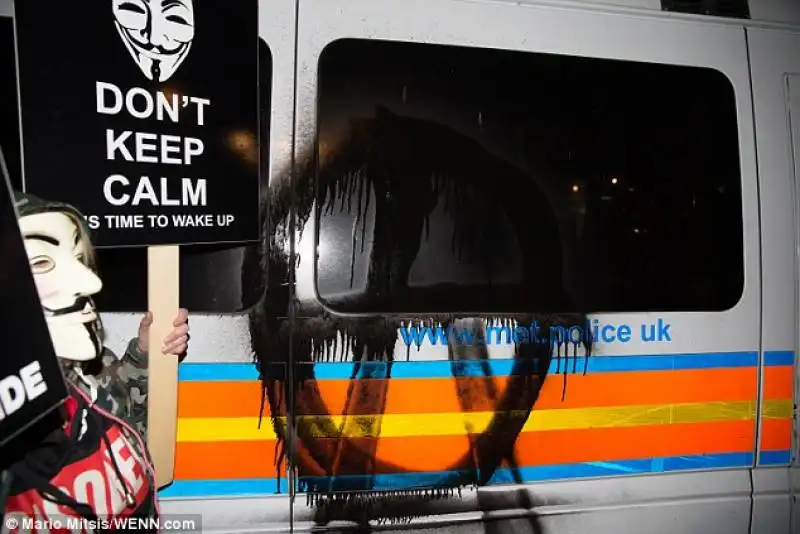 anonymous proteste a londra contro l'austerity 9