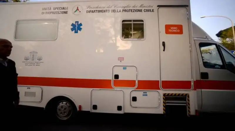 arrivo del paziente italiano contaggiato da ebola 6