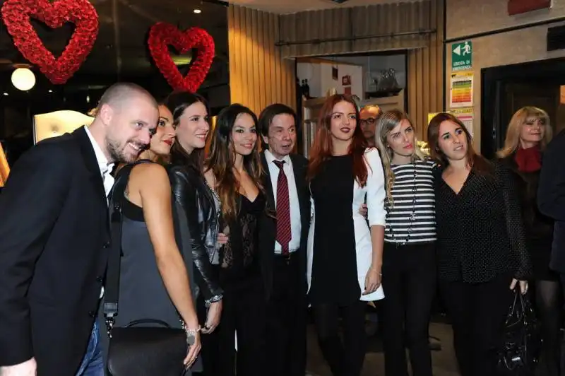 bruno oliviero con le ragazze