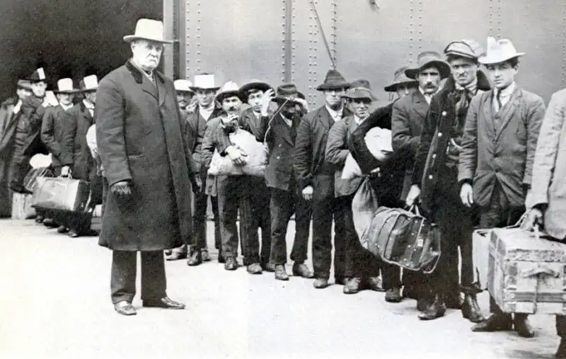 ellis island immigrati italiani 1