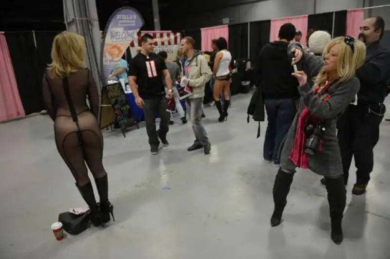  exxxotica 17