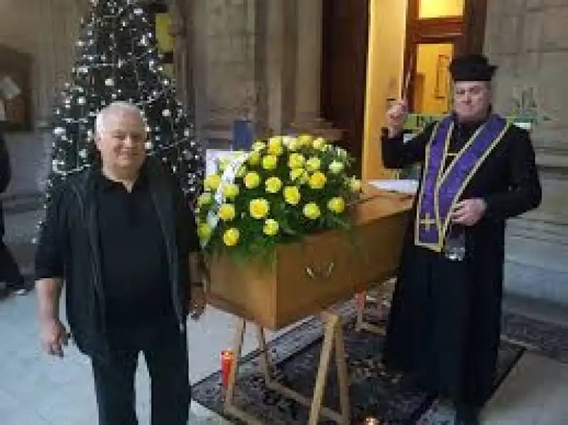 funerale anti crisi (13)