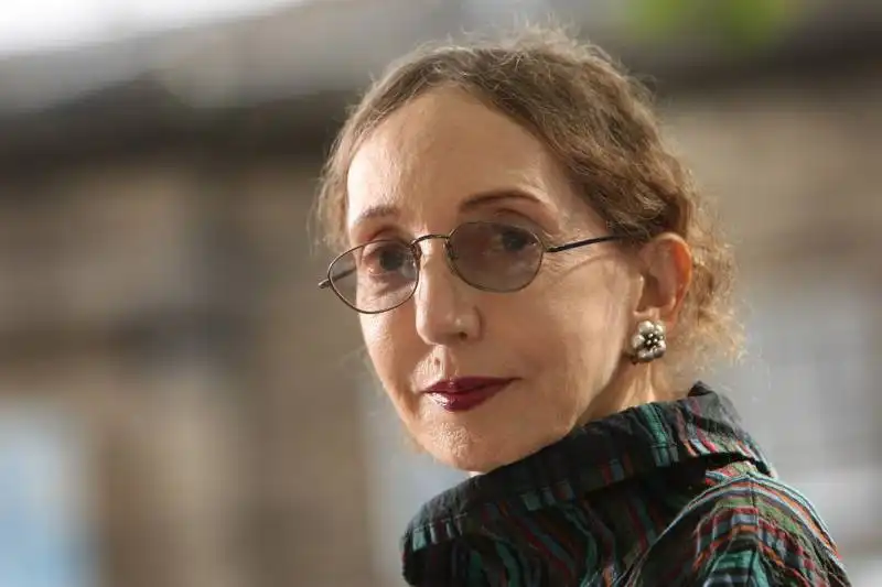 Joyce 
Carol 
Oates   
