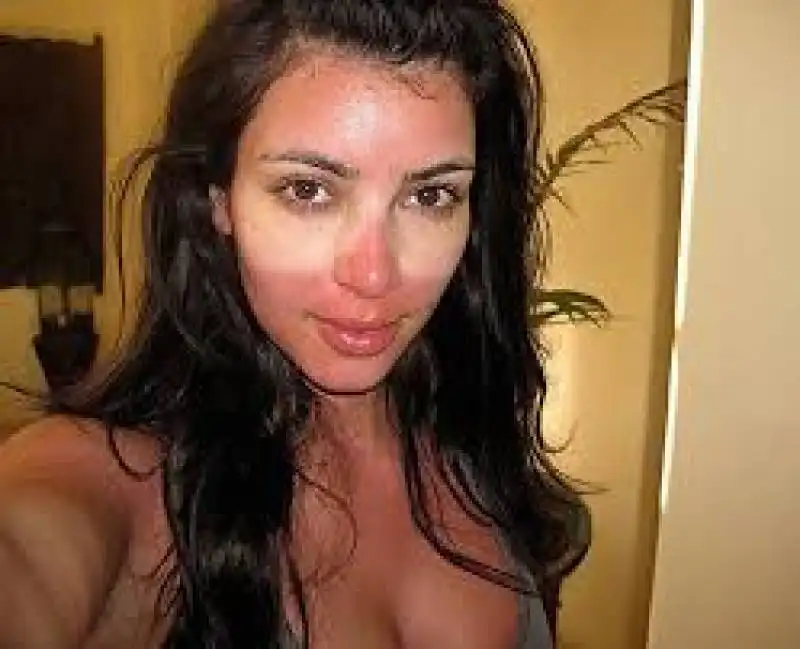 kim kardashian scottatura