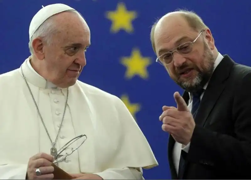 papa bergoglio in visita al parlamento europeo  9