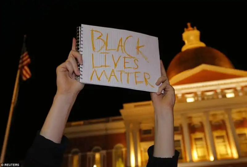 proteste e scontri per la sentenza brown 2