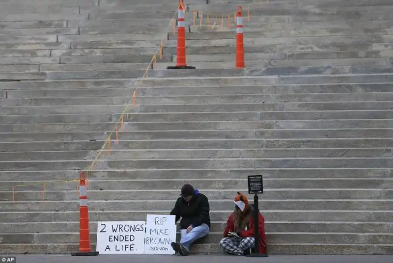 proteste e scontri per la sentenza brown 50