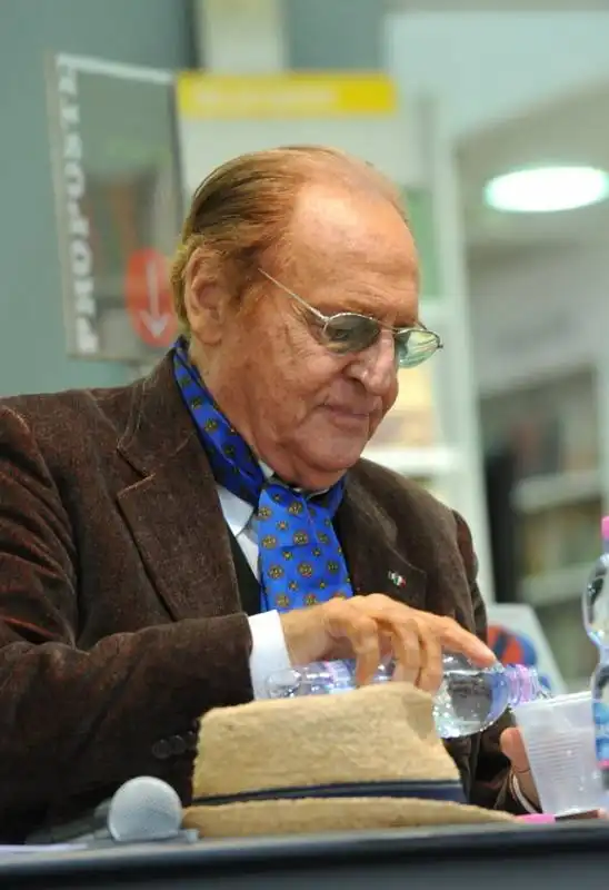 renzo arbore si disseta