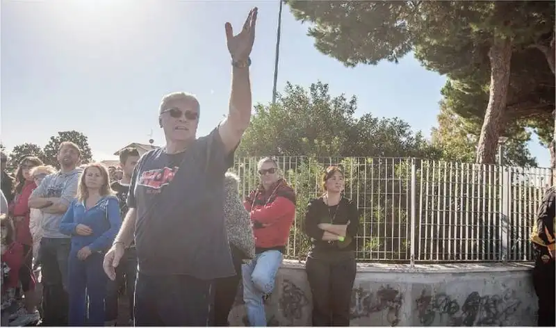 SIT IN PROTESTA INFERNETTO