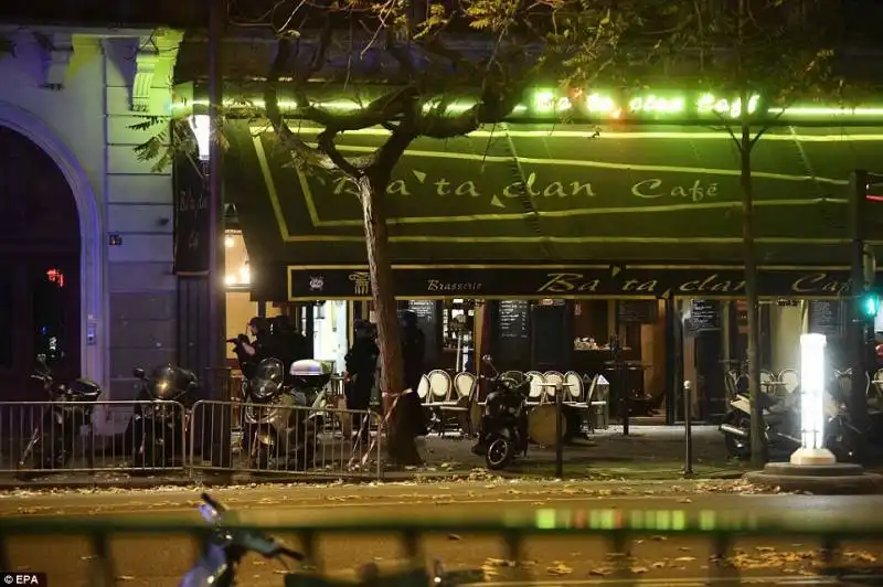 AGENTI FUORI DAL BATACLAN PREPARANO IL BLITZ 28