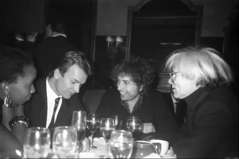 andy warhol con sting e bob dylan