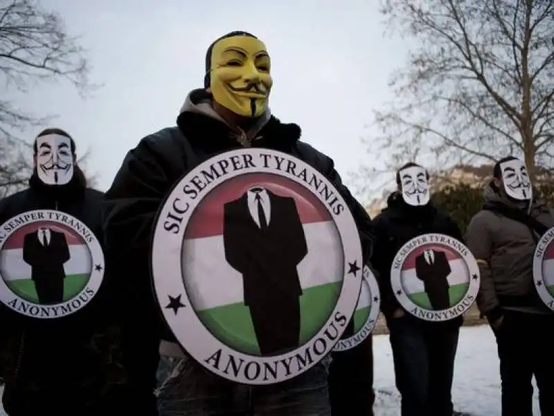 anonimi contro tiranni