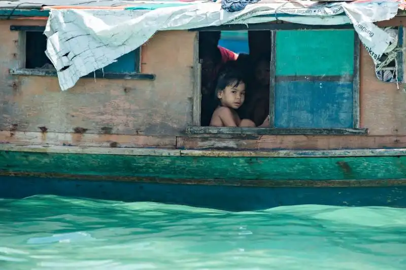 bajau vivono in barche e palafitte