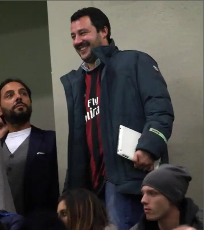 berlusconi e salvini allo stadio per milan atalanta   2