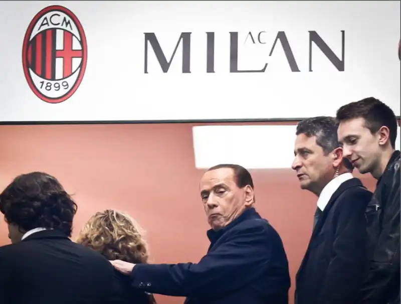 berlusconi e salvini allo stadio per milan atalanta   8