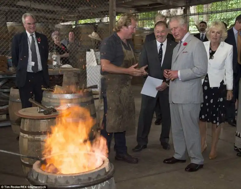 carlo e camilla in visita agli artigiani della barossa valley