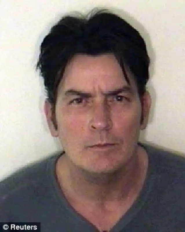 charlie sheen arrestato nel 2009