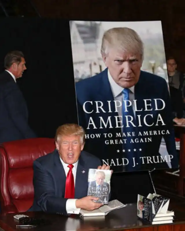 donald trump  presenta il suo libro