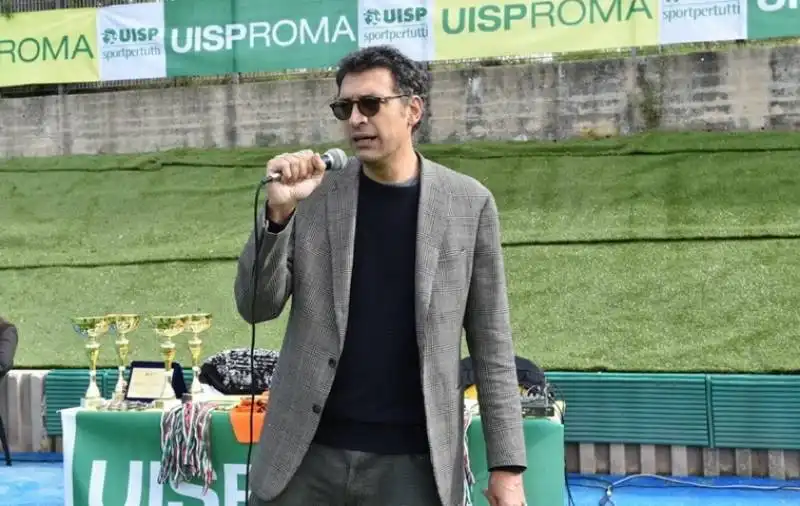 francesco siciliano presenta il quadrangolare di calcio