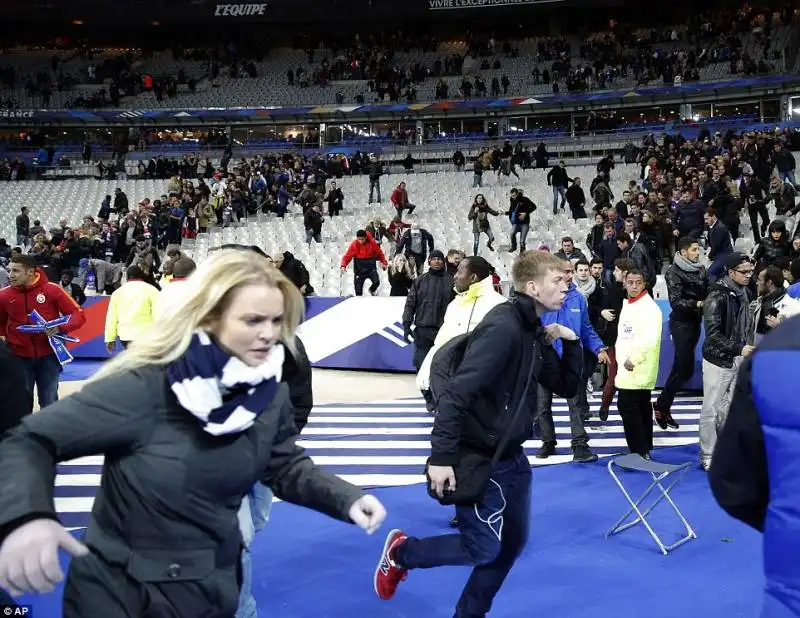 FUGA DALLO STADE DE FRANCE 54