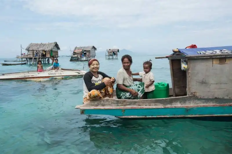 i bajau sono stati ospitali con il fotografo francese