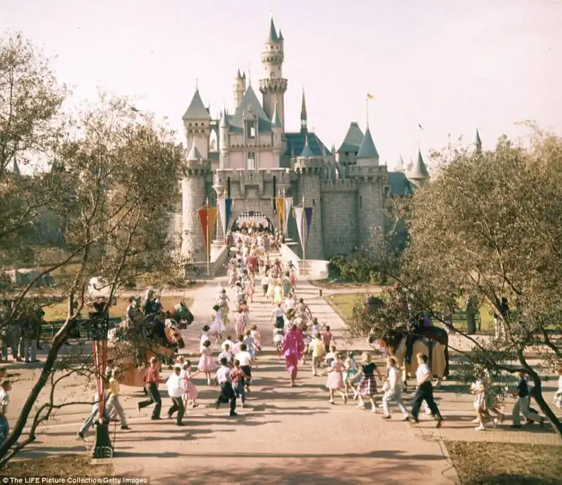 il castello di disneyland nel 1955