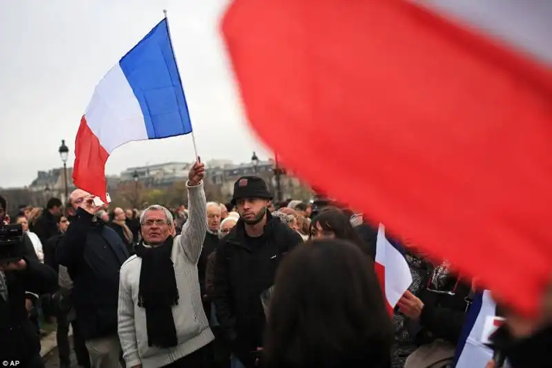 la francia celebra le vittime del 13 novembre  7