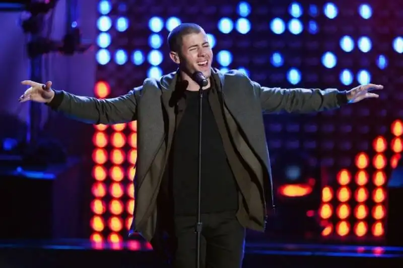 nick jonas amas 2015